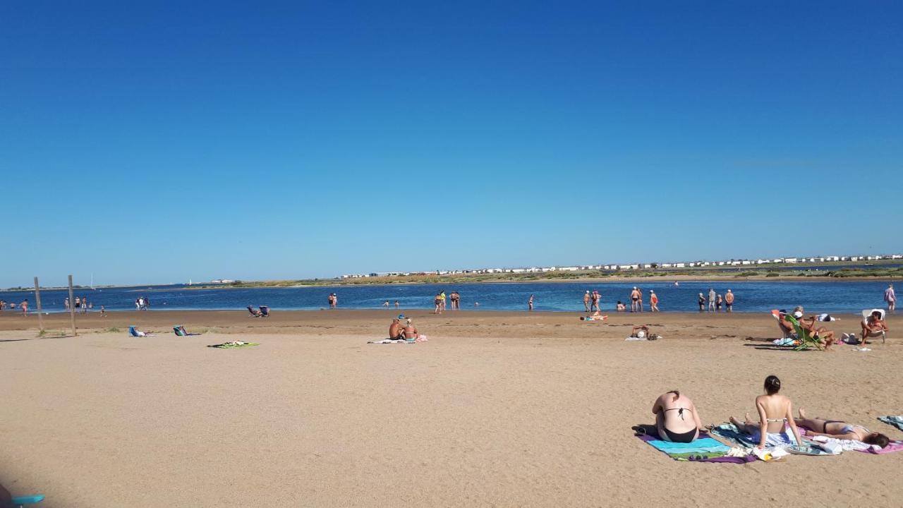 Studio Cabine Avec Jardinet A 30 M De La Plage, Au Calme. Gruissan Dış mekan fotoğraf